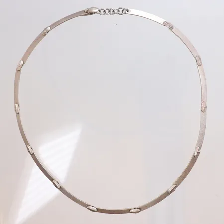 Halscollier Lapponia, längd 44cm, bredd 4mm, år 2012, 925/1000 silver Vikt: 20,6 g