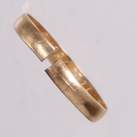 Ring slät gravyr stl:21 avklippt skena 18K Vikt: 1,8 g