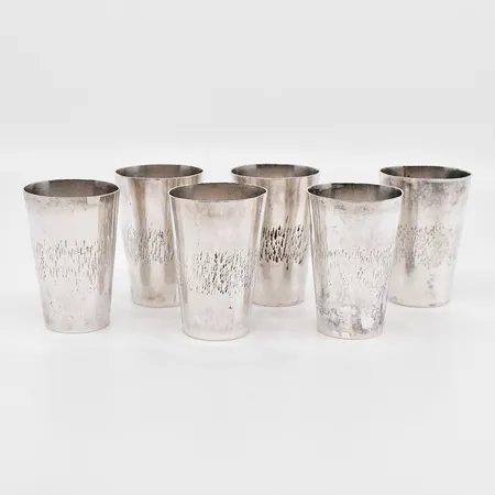 6 Supkoppar hamrad yta höjd 5,5cm Ø 3,5cm silver 925/1000 Vikt: 208,5 g