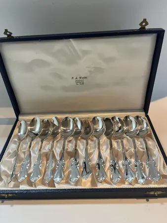 12 kaffeskedar, modell Olga silver 830/1000 Vikt: 165 g