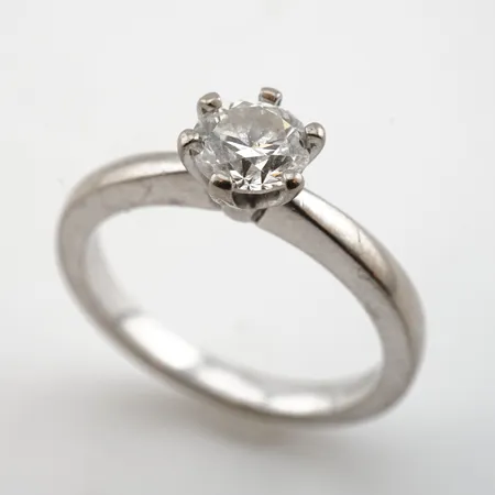 Ring vitguld med diamant 0,75ct W/si modell: Story of love Rome guldfynd, stl: 17(53), 18k, certifikat Vikt: 4,7 g