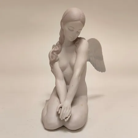 Figurin Lladró "Beautiful Angel", höjd: ca.21cm, 01018235, serienr: 79XR0, matt porslin, mindre fläckar Vikt: 0 g Skickas med postpaket.