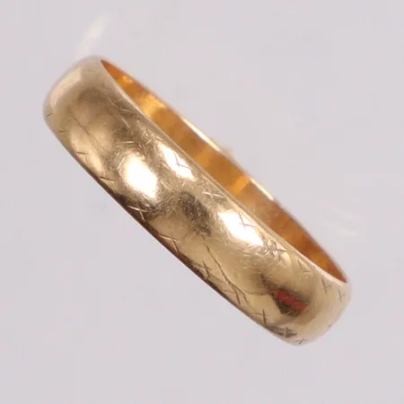 Ring slät stl:15¾ bredd 3,9mm, gravyr 18K Vikt: 0 g