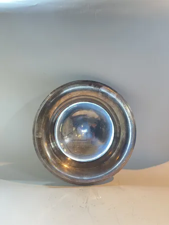 Silverfat Ø26,0cm höjd 6,5cm gravyr, skål med lock höjd 25cm Ø14cm silver 830/1000 Vikt: 922,2 g