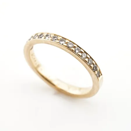 Ring med 14 diamanter 0,28ct enl gravyr stl: 17, 18k Vikt: 3,4 g