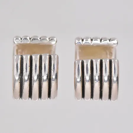 2 Örsmycken earcuffs Ø 14,5mm bredd 9,8mm silver 925/1000 Vikt: 11,6 g