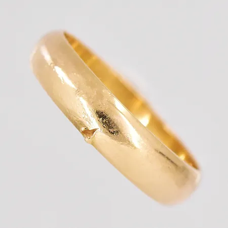 Ring stl:16½ hack i skenan 18K Vikt: 2,8 g