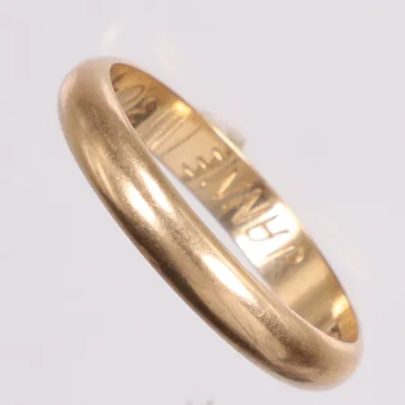 Ring slät stl:18¼ gravyr 18K Vikt: 3,1 g