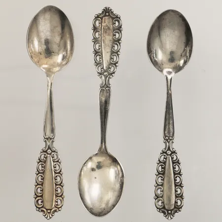 Tre moccaskedar, modell Carmen, längd 10cm, silver 830/1000 Vikt: 24,3 g