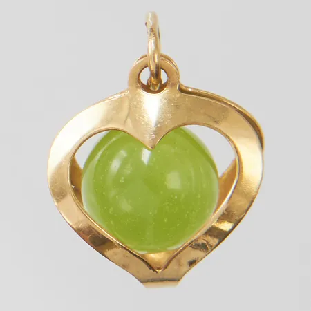Hänge med grön sten, längd ca 16mm inkl ögla, bredd 12mm, 18K, bruttovikt: 1,3g.