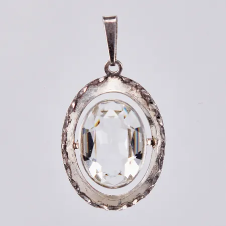 Hänge med vit sten längd: ca 4,5cm bredd: ca 24mm 835/1000 silver Vikt: 6,7 g