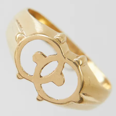 Ring med genombruten dekor, stl20, bredd 3,5-11,5mm, bucklig skena, 14K Vikt: 3,8 g