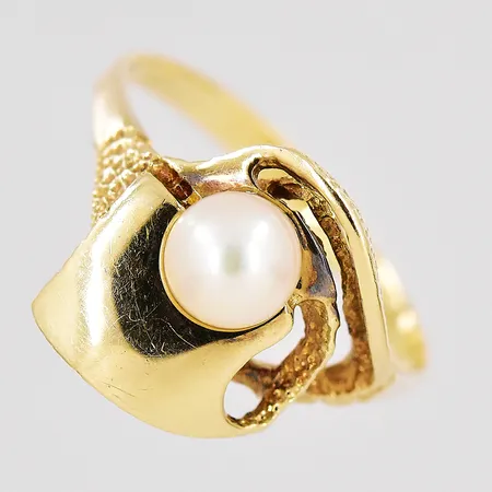 Ring med pärla stl 17, bredd 2,2mm, 14K Vikt: 2,5 g