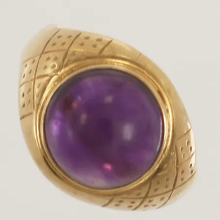 Ring med ametist, stl 17, bredd 13,3mm, sliten sten, 18K  Vikt: 3 g