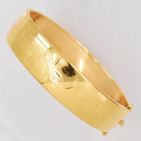 Armring mönstrad Ø61mm, bredd 15mm, chaner med instickslås och två åttor, 18K Vikt: 20,4 g