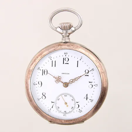 Fickur Omega, Ø52mm, manuell, boett-nr: 1630085, innerboett i silver, liten sekundvisare, silver 800/1000 bruttovikt: 90,4g Vikt: 90,4 g