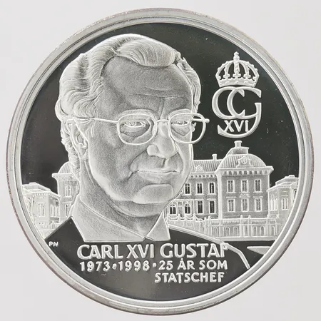Mynt Kungariket Carl XVI Gustaf, 1973-1998 25 år som statschef, 925/1000 silver, plastetui. Vikt: 26,3 g