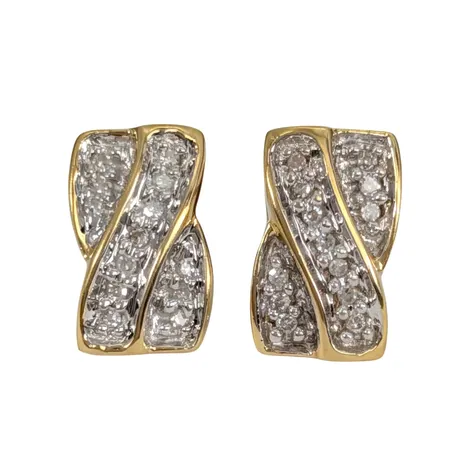 Diamantörhängen, 18K guld, Diamanter 26 x 0,003ct, Guldfynd (GHA), storlek 6x10 mm, originalplopp, en plopp saknas, fint skick Vikt: 2 g