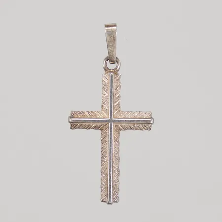 Hänge Kors längd inklusive ögla 36mm, bredd 17,2mm, 830/1000 silver,  Vikt: 2,3 g