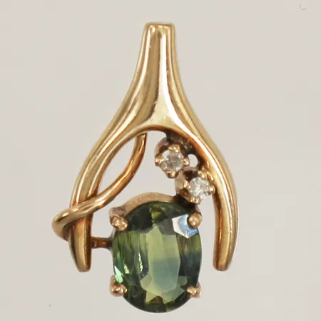 Hänge med diamanter 2x ca0,01ct, grön granat, längd 20mm, bredd 11,5mm, 14K  Vikt: 1,6 g