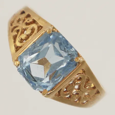 Ring med blå sten, stl 17½, bredd 2,3mm-9mm, 18K Vikt: 4,1 g