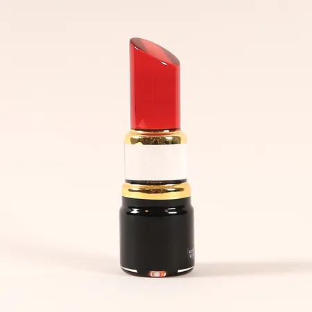 Figurin, Åsa Jungnelius för Kosta Boda, delvis handmålat glas, höjd ca 13cm, etikettmärkt. Vikt: 0 g Skickas med paket.