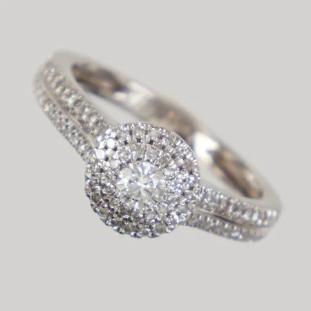 Ring med diamanter 1x ca 0,16ct, 84x ca 0,005ct, stl 16, bredd 2-8mm, GHA vitguld, 18K Vikt: 3,8 g