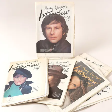 Sex tidningsmagasin (samt en styck dubblett), Andy Warhols Interview, från 1973 och 1974, augusti, september, november och december 1973 samt januari, februari( varav en dubblett medföljer), slitage, mindre skador.