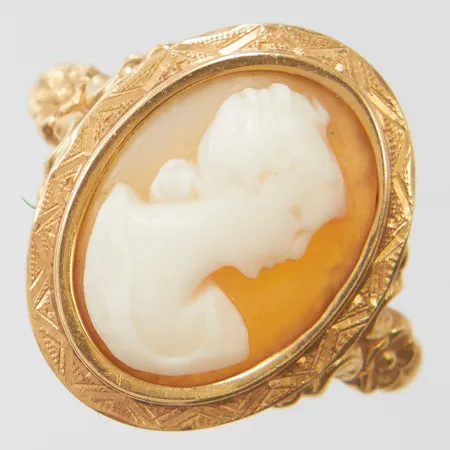 Ring med camé, stl19¼, bredd 2-19mm, Västerås Guldsmedsatelje Sven, Västerås, år 1952, 18K, bruttovikt: 4,4g Vikt: 4,4 g