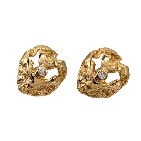 Diamantörhängen, 18K guld, Diamanter 2 x 0,01ct, örhängenas storlek 8x9 mm, ploppar saknas, fint skick Vikt: 1,6 g