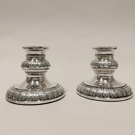 Ett par ljusstakar, höjd 7cm, Ø8cm, Åbo, år 1971, fyllda, 813/1000 silver Vikt: 234,9 g