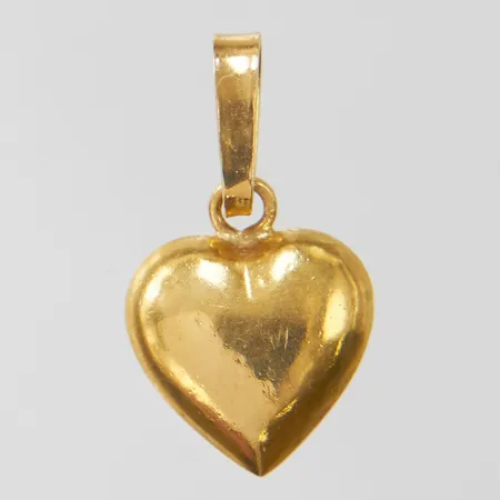 Hänge hjärta, längd ca 15mm, bredd 8,5mm, repig, 18K Vikt: 0,3 g