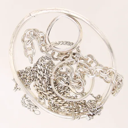 Diverse silversmycken, buckliga,defekta, silver 830-925/1000 Vikt: 59,6 g