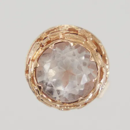 Ring med vit sten stl 16½, bredd 2,7-17,3mm, sten något lös i fattning, sliten sten, 18K, Vikt: 7,8 g