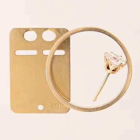 Diverse guldsmycken, sten, udda, gravyr, 18K Vikt: 6,7 g