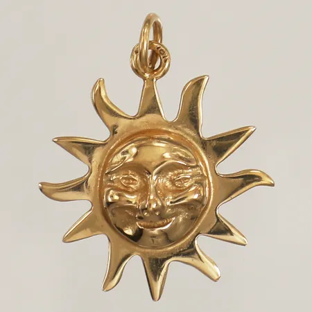 Hänge sol, längd 30mm, bredd 23,2mm, felstämplad sterling, 18K Vikt: 4,4 g