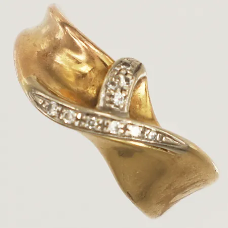 Ring med diamanter, 10xca0,01ct, stl 18, bredd 3-10,1mm, 18K Vikt: 8,3 g