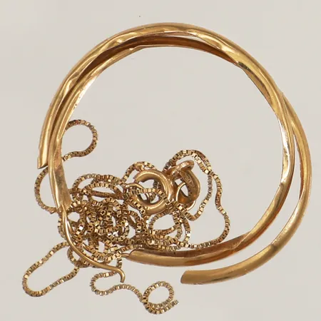 Diverse guld, defekt, 18K  Vikt: 2,2 g