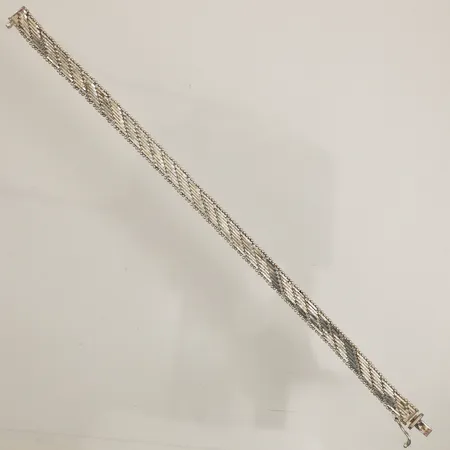 Armband, längd 18,5cm, bredd 7mm, 835/1000 silver Vikt: 14,8 g
