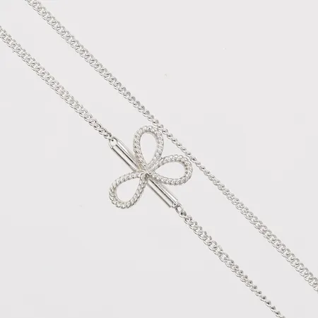 Collier med knopliknande detalj, längd 49cm, bredd på lås 12mm, 14K vitguld Vikt: 3 g