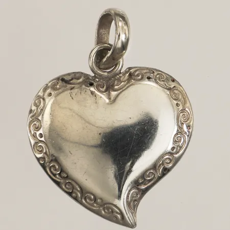 Hänge hjärta, längd 38mm, bredd 29mm, 925/1000 silver Vikt: 5,3 g