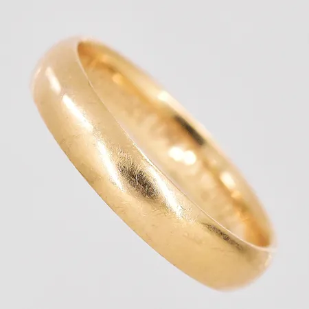 Ring Schalins stl 17½, bredd 4mm, gravyr, 9K Vikt: 2,9 g