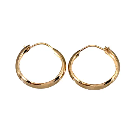 Örhängen Creoler, 18K guld, slät modell, tillverkarstämpel FIN, svensk kontrollstämpel, diameter 15 mm, bredd 3 mm Vikt: 0,7 g