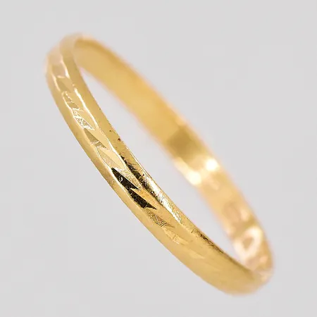 Ring mönstrad stl 16½, bredd 2mm, 18K Vikt: 1 g