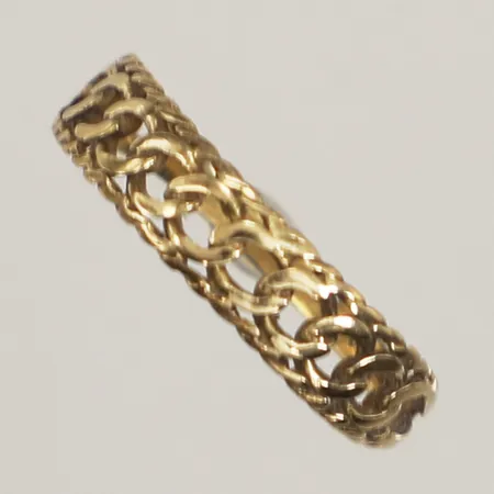 Ring Bismarck, stl 15¾, bredd 1,6-4,3mm, Guldfynd, skev, 18K  Vikt: 1,3 g