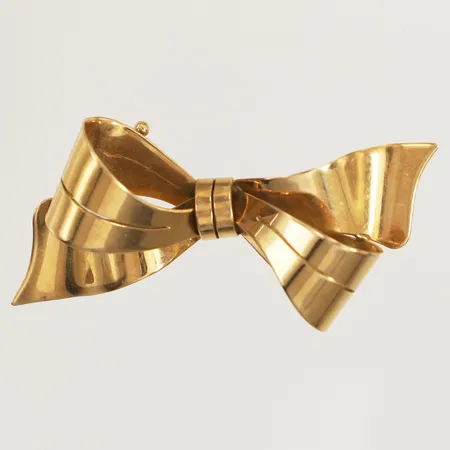 Brosch rosett, längd 53mm, bredd 25mm, 18K Vikt: 7,8 g