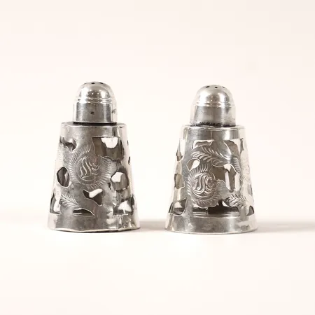Salt- och pepparkar med glasinsats, höjd: 56mm, Ø 37mm, Mexiko, bucklor, 925/1000 silver, bruttovikt 67,7g