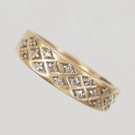 Ring med åttkantslipade diamanter ca 18x0,0025ct, stl 17, bredd 2,4-5,2mm, sten saknas, GHA, 18K, Vikt: 3,1 g