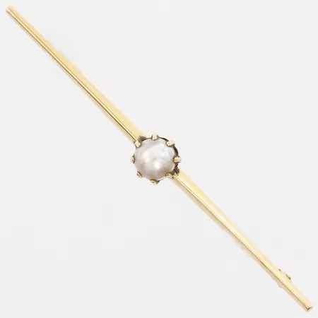 Brosch med pärla, längd 60mm, 18K guld Vikt: 2,1 g