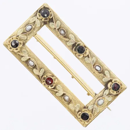 Brosch med äkta saltvattenpärlor granater och trefärgat guld, tillverkat av Johan Petter Hellfors, Stockholm år 1824, omarbetad från skospänne, tennlödningar, 18K guld Vikt: 6,6 g